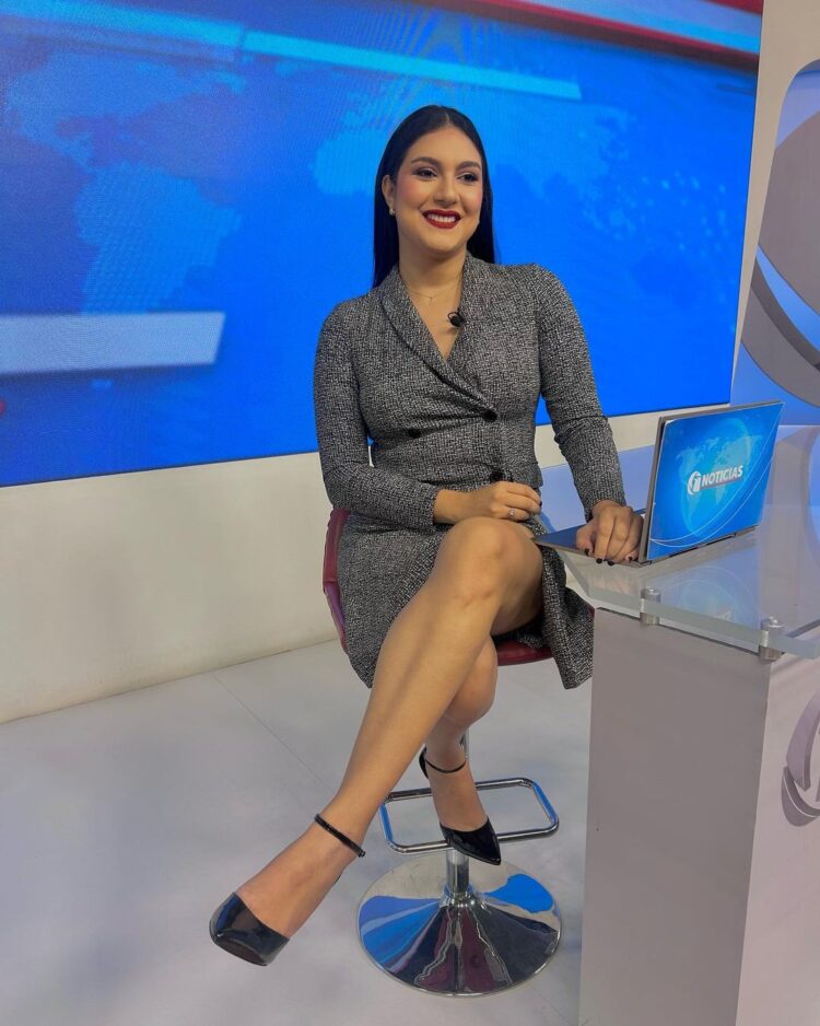 valeria rojas feet