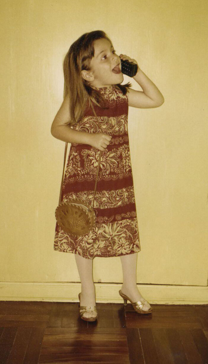 valeria salinas feet