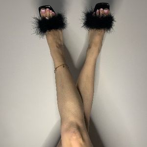 vanessa versace feet