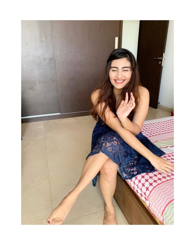 vedika bhandari feet 1