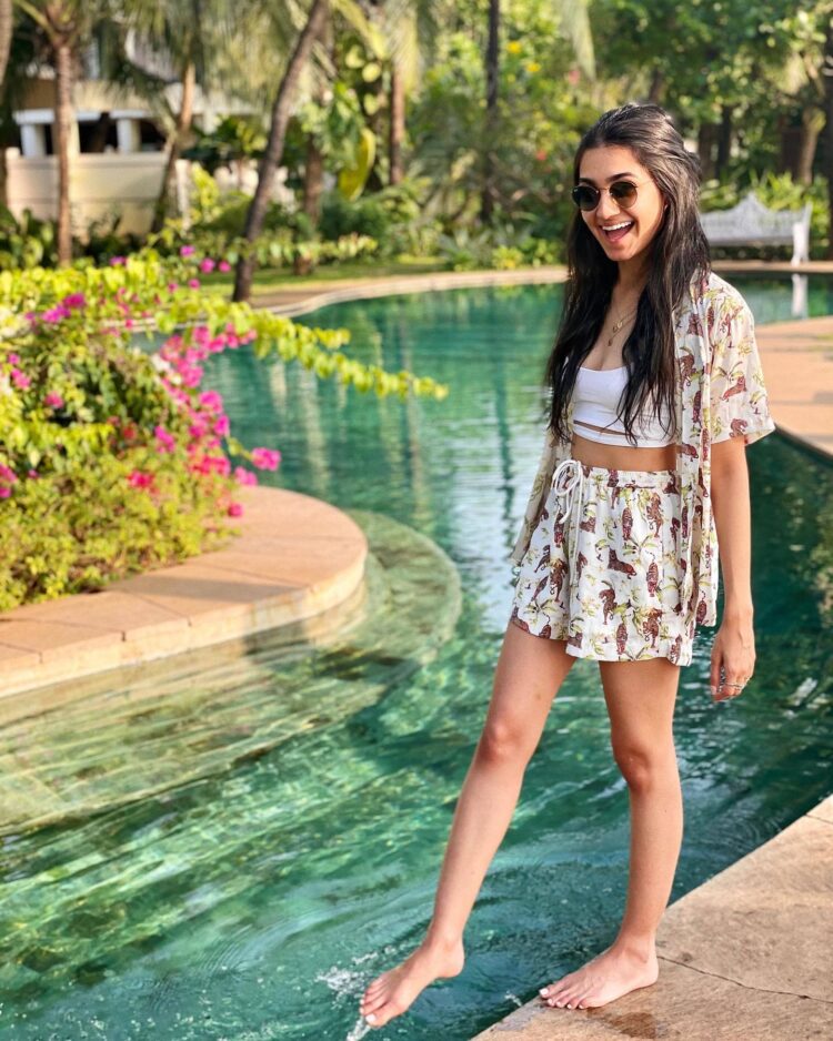 vedika pinto feet