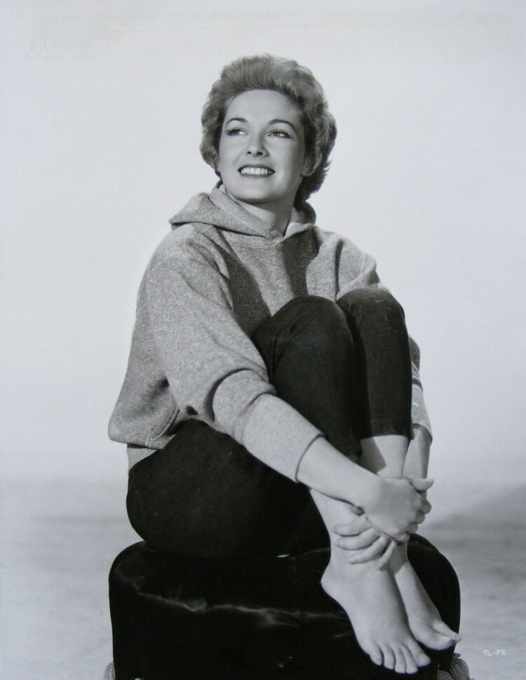 vera miles feet