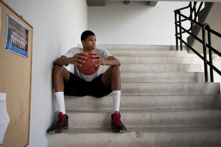 veronica antetokounmpo feet 6 scaled