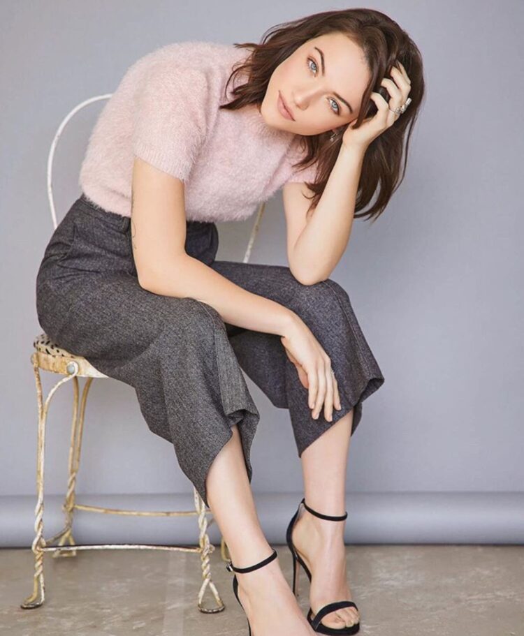 violett beane feet 1