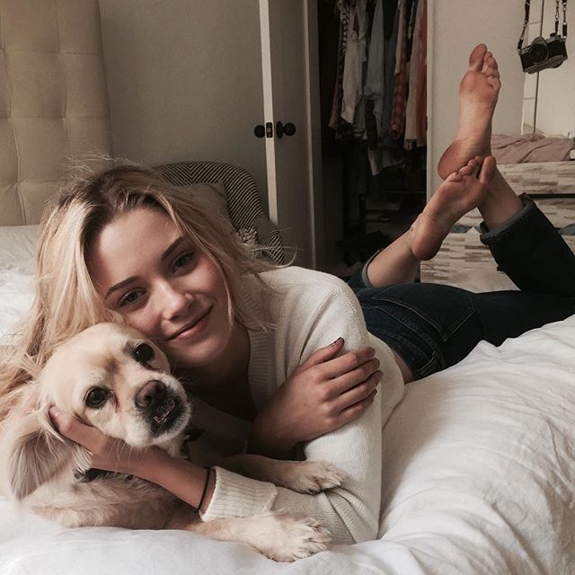 virginia gardner feet 3