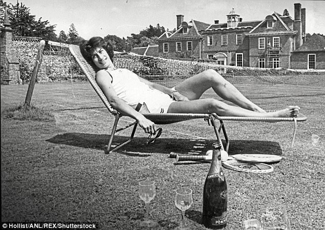 virginia wade feet 1