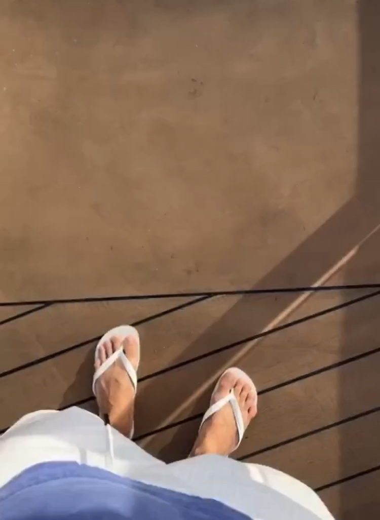 vivi lucasf feet 2