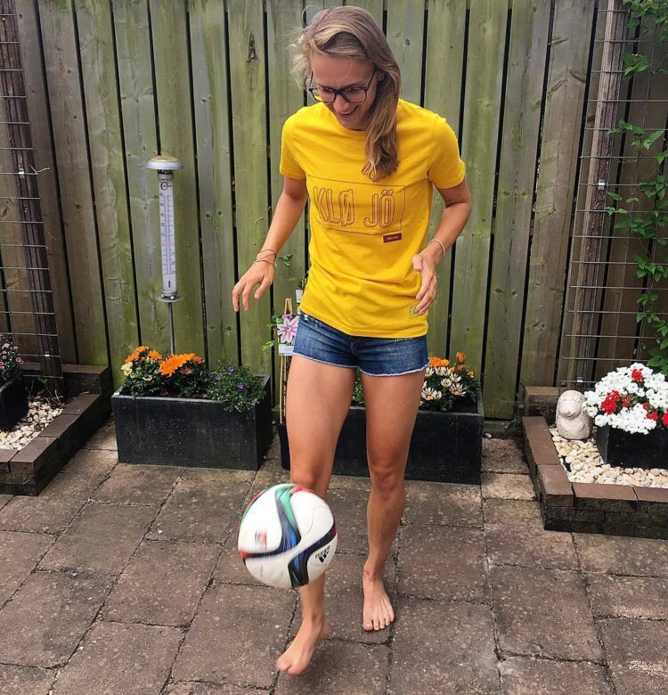 vivianne miedema feet 2