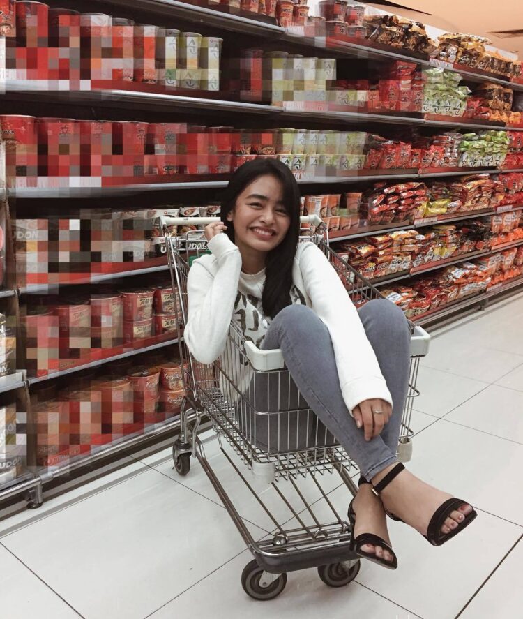 vivoree esclito feet 2