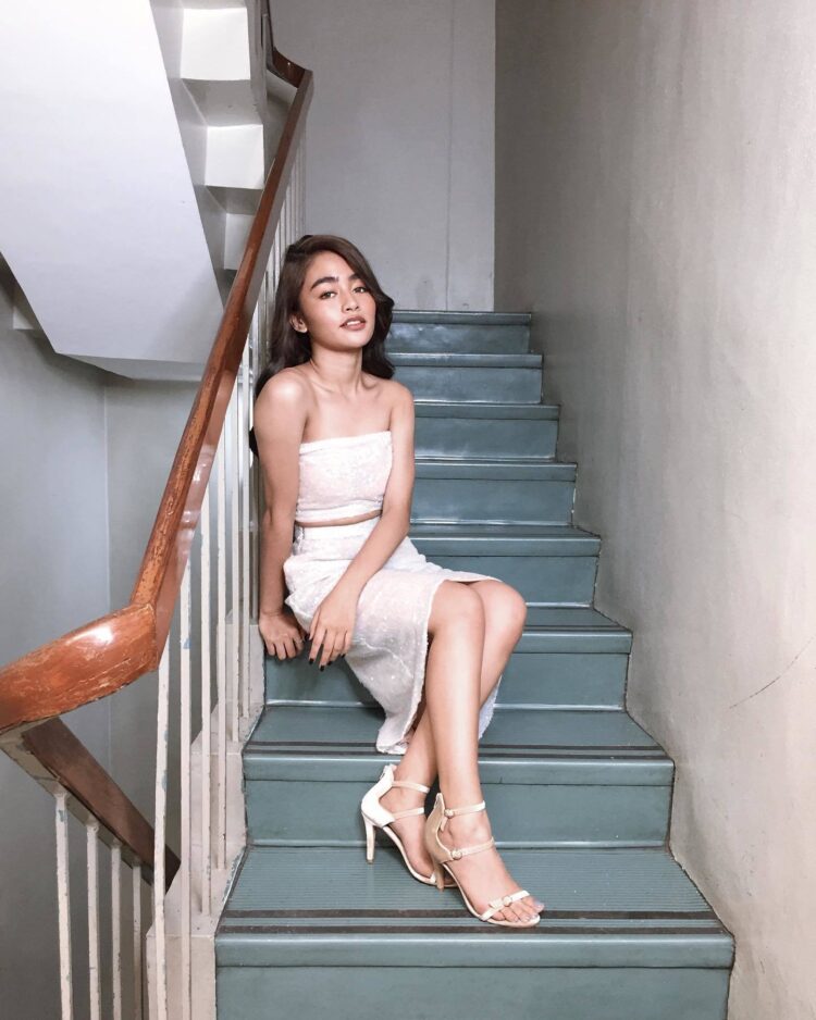 vivoree esclito feet