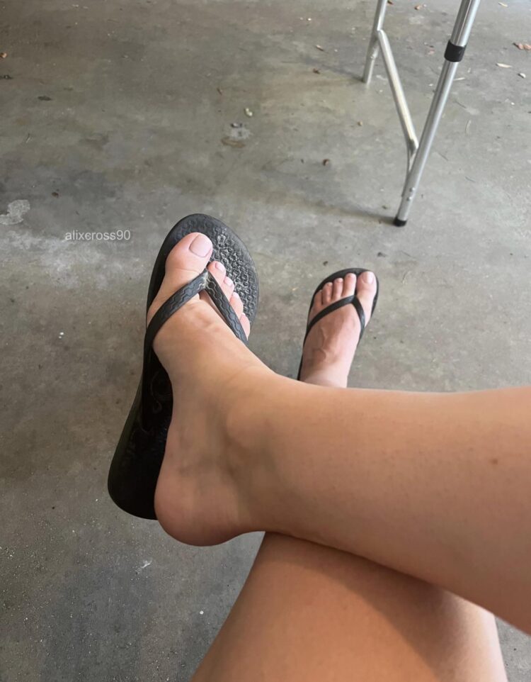 whisxper feet 2