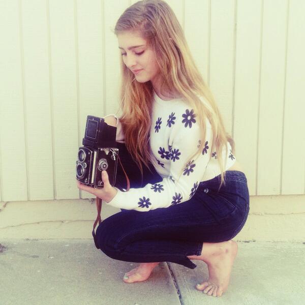 willow shields feet