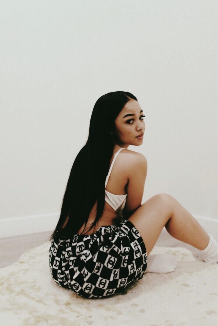 wolftyla feet 6