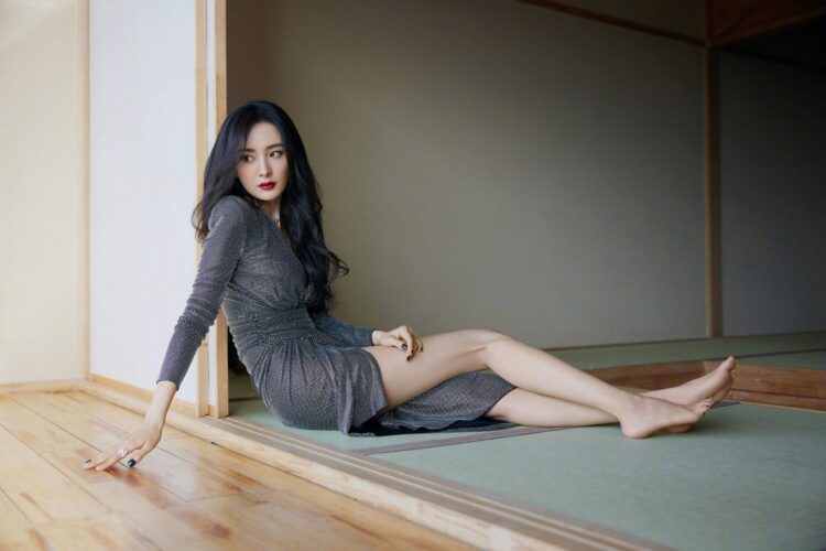 yang mi feet 4 scaled