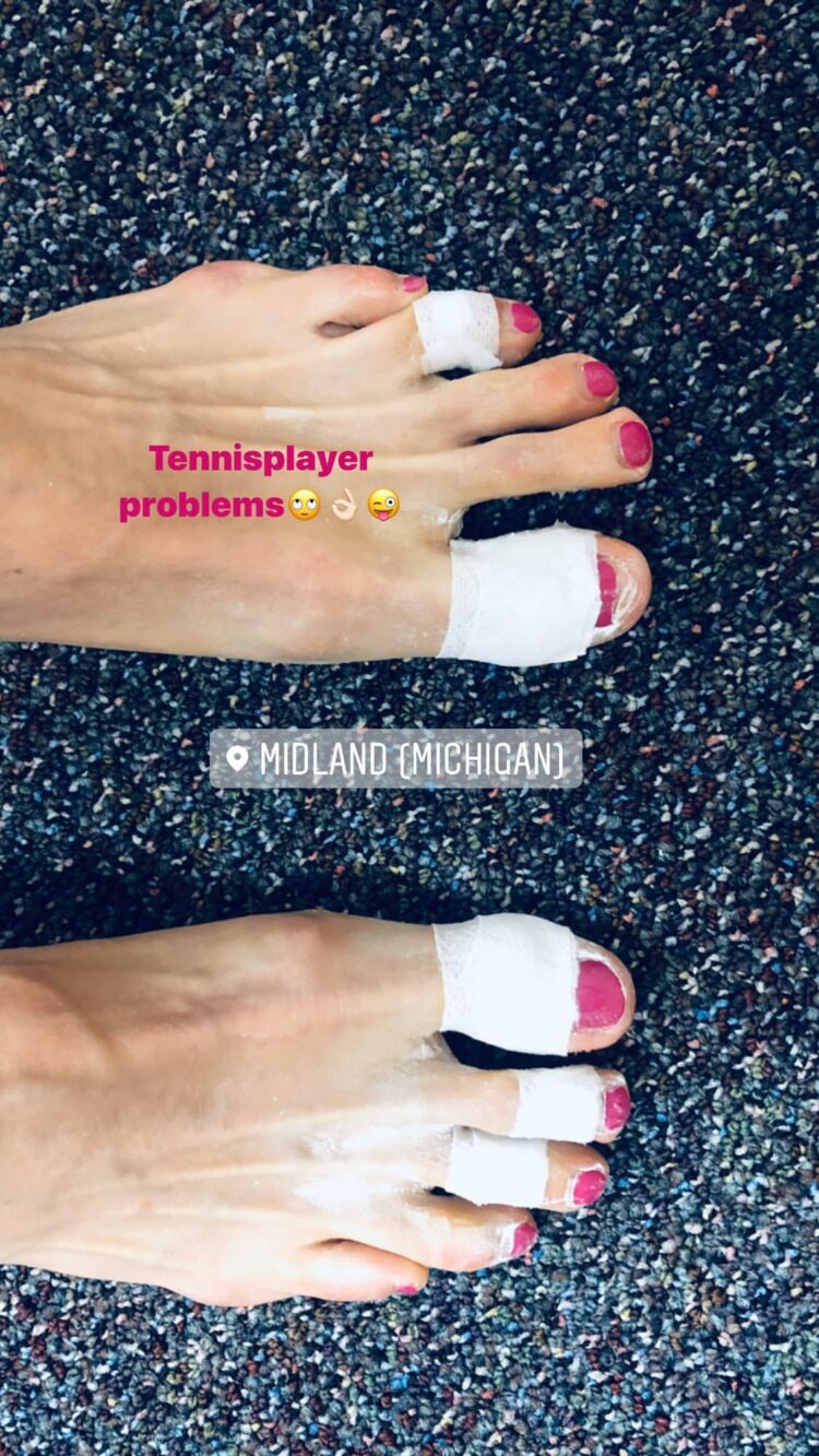 yanina wickmayer feet 4