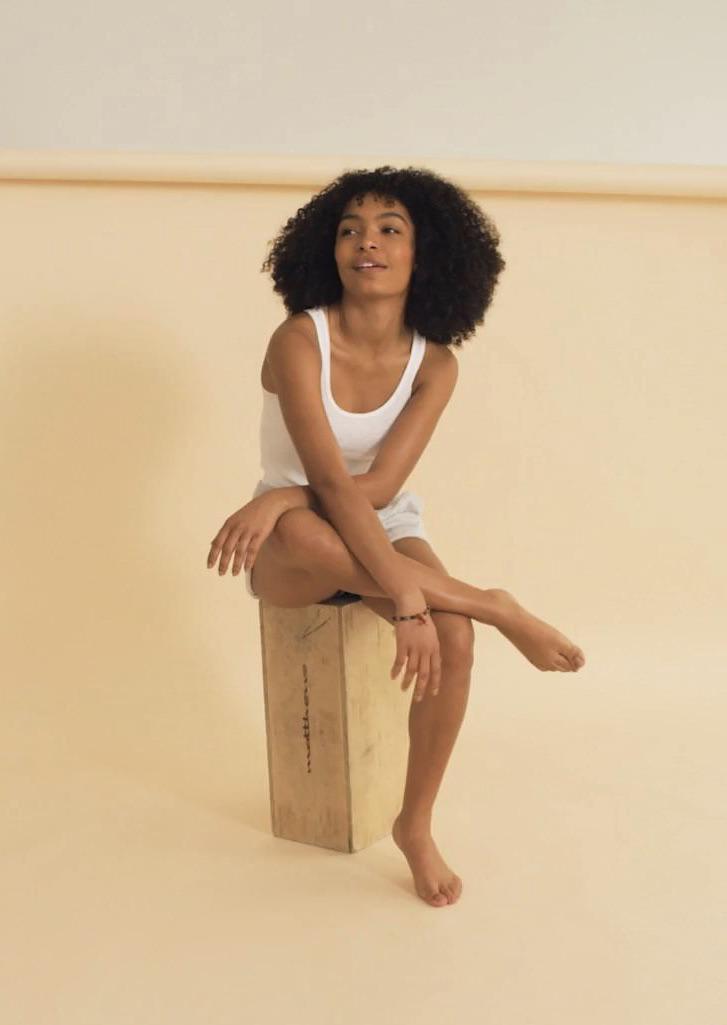 yara shahidi feet 6