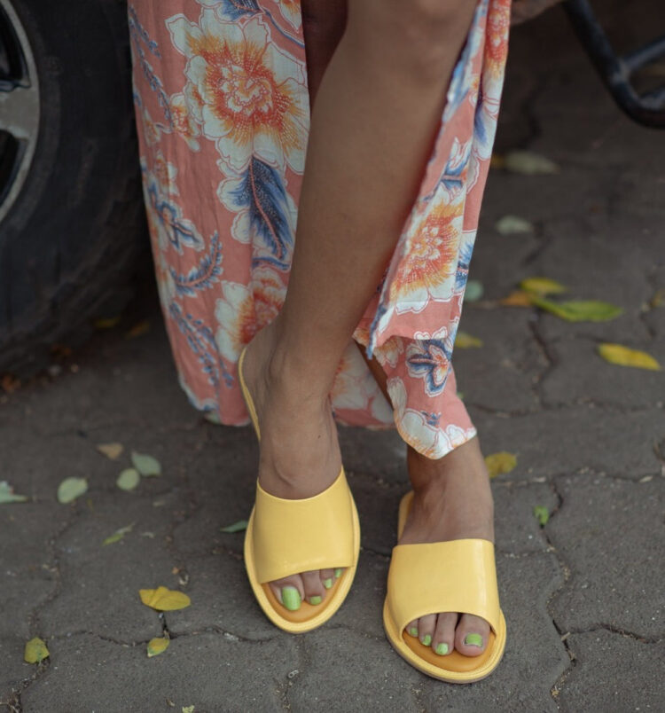 yellow mellow feet 5