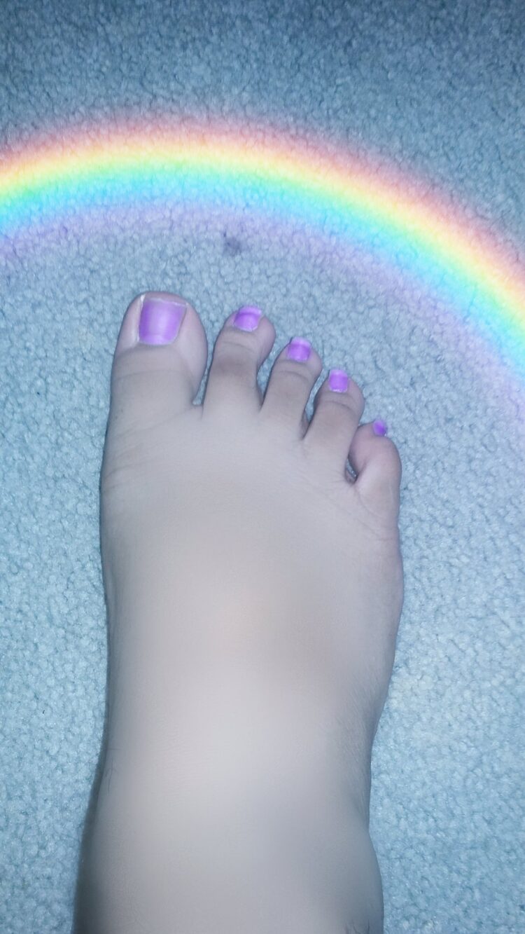 yellowspoongirl feet 1