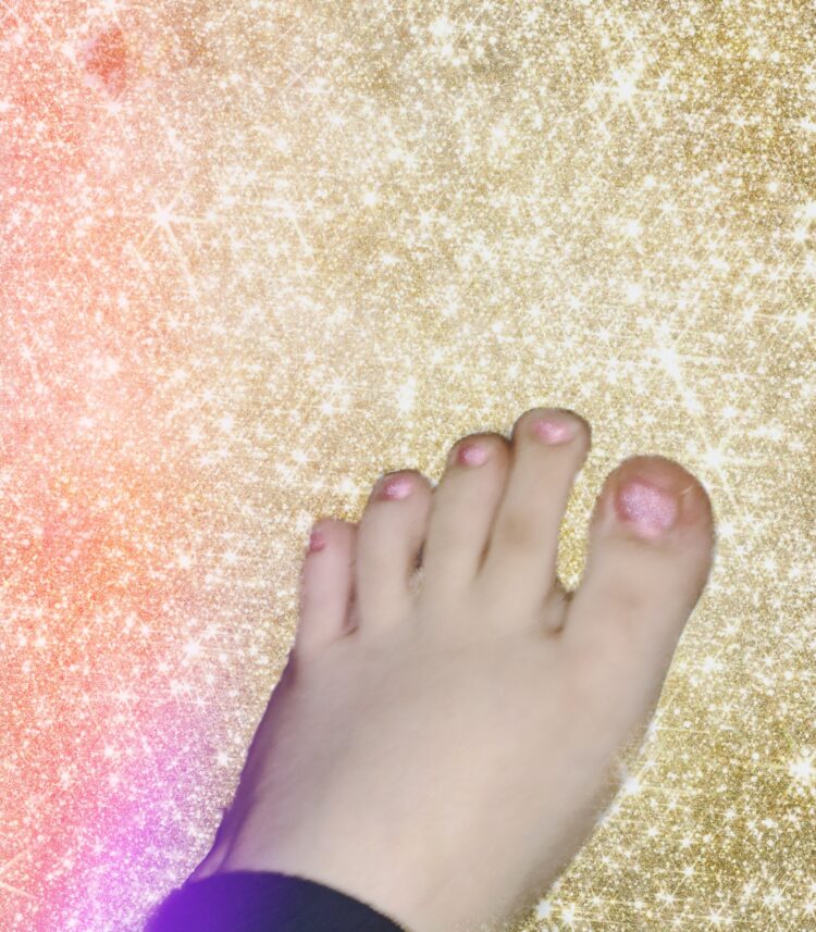 yellowspoongirl feet 4