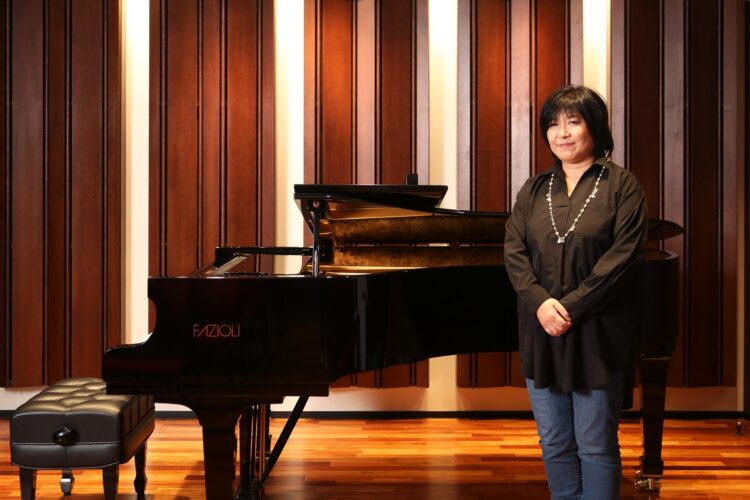 yoko shimomura feet scaled