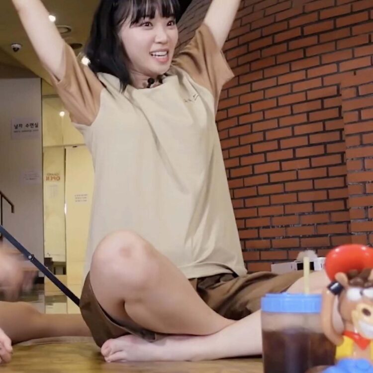 yoon chaewon feet 2