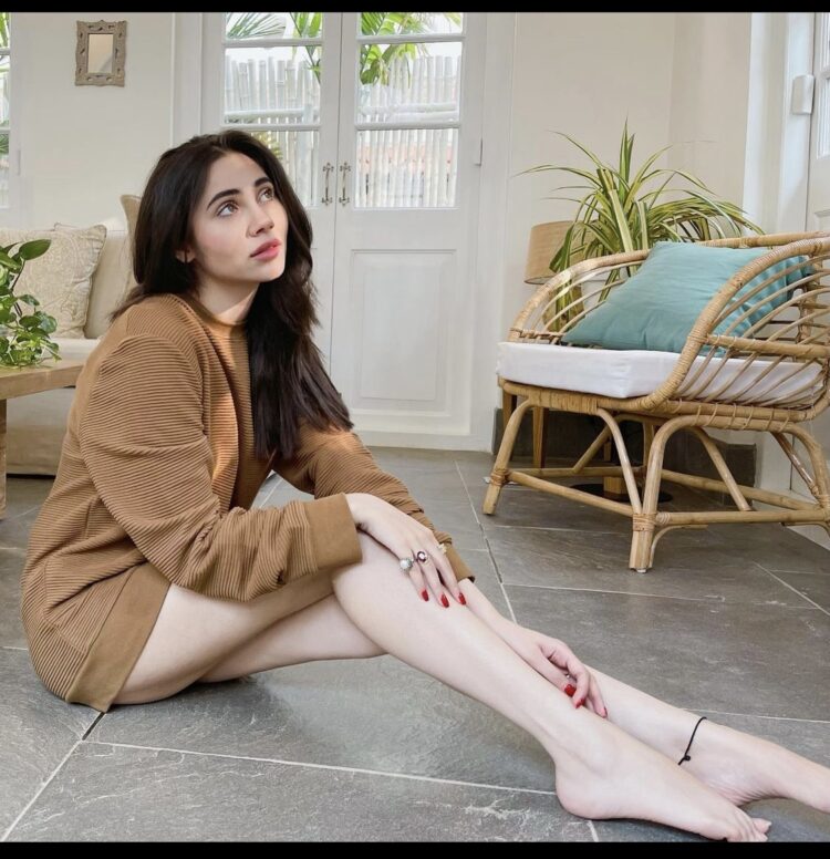 zahra khan feet