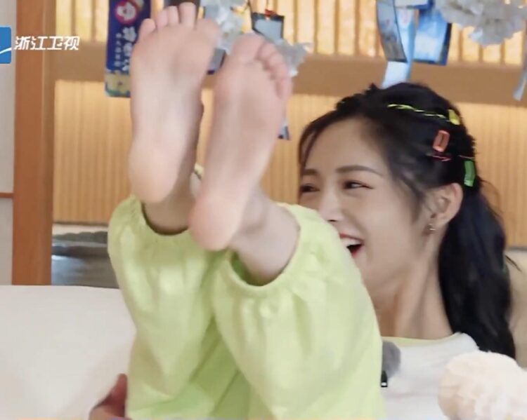 zhou jieqiong feet 2