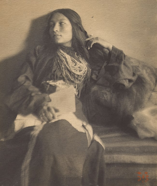 zitkala sa feet 2