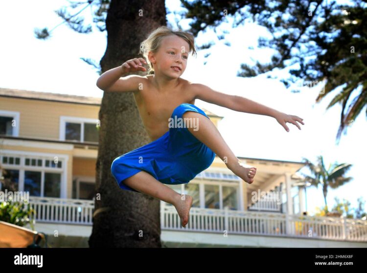 zoi sadowski synnott feet 4