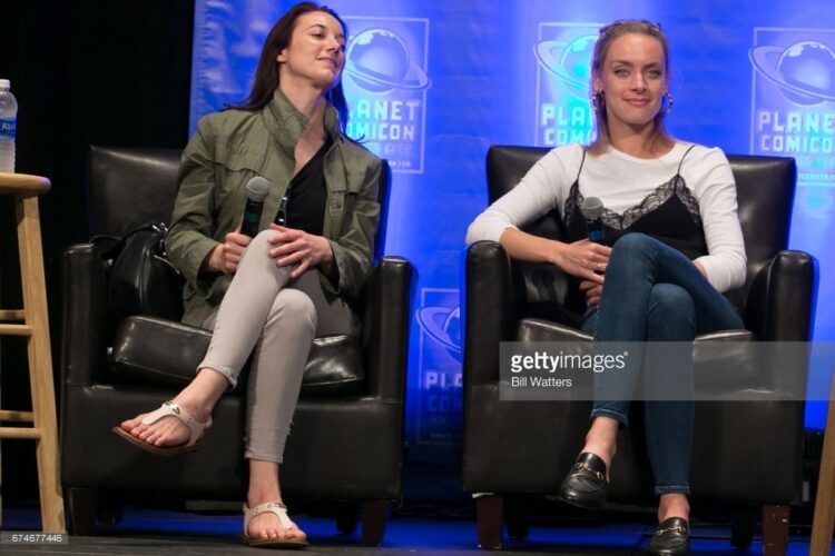 zoie palmer feet 3